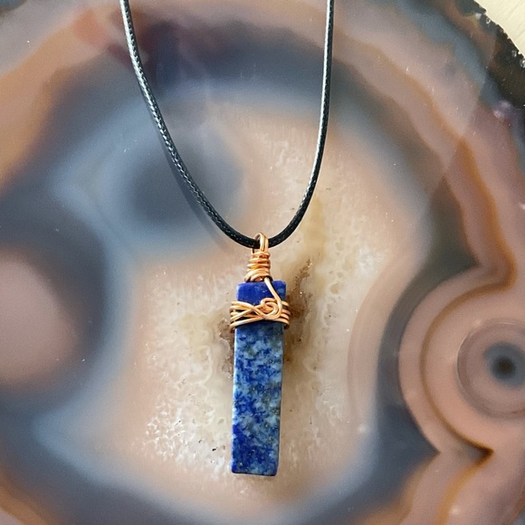 Lapis wire wrap pendant necklace handmade - Picture 3 of 6
